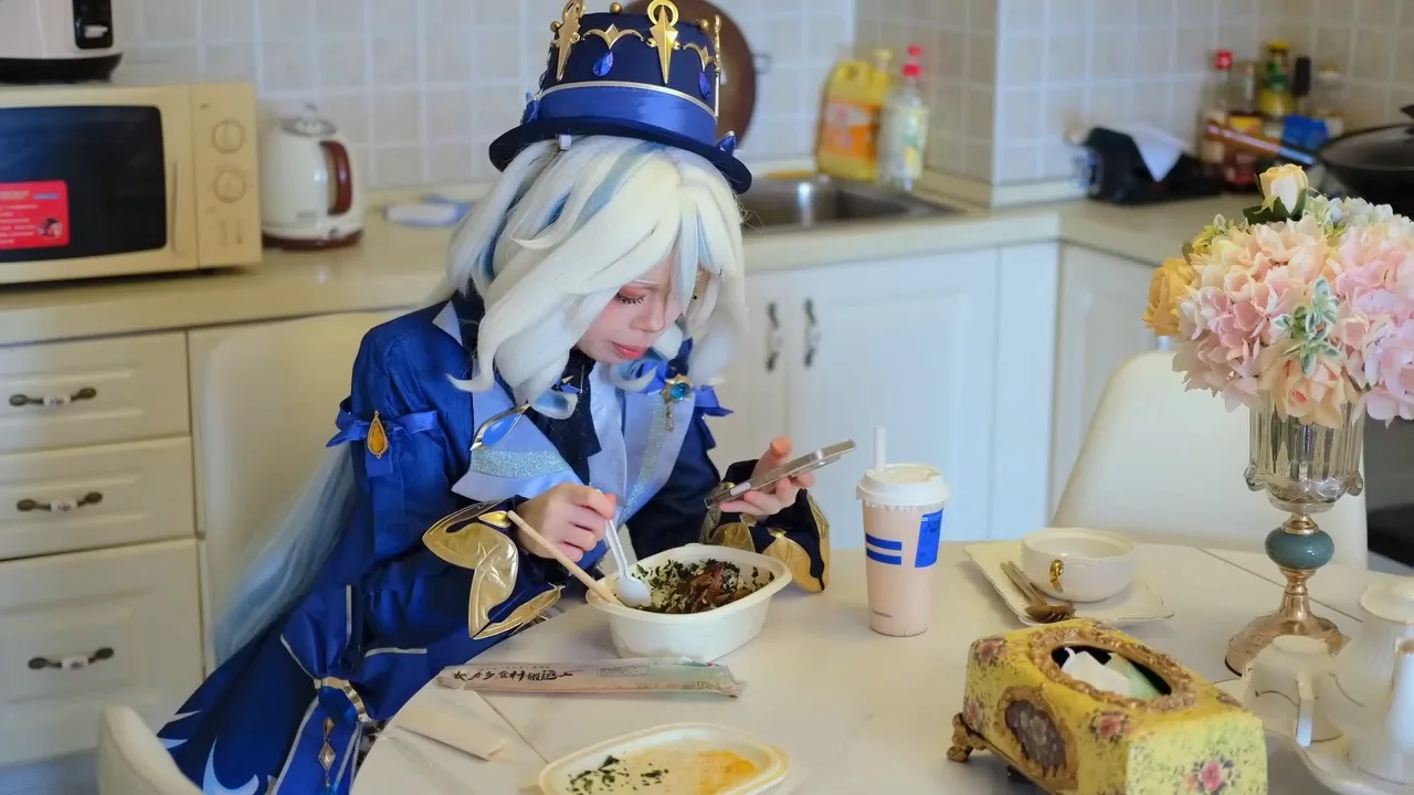 恶龙刨削  cosplay Furina – Genshin Impact